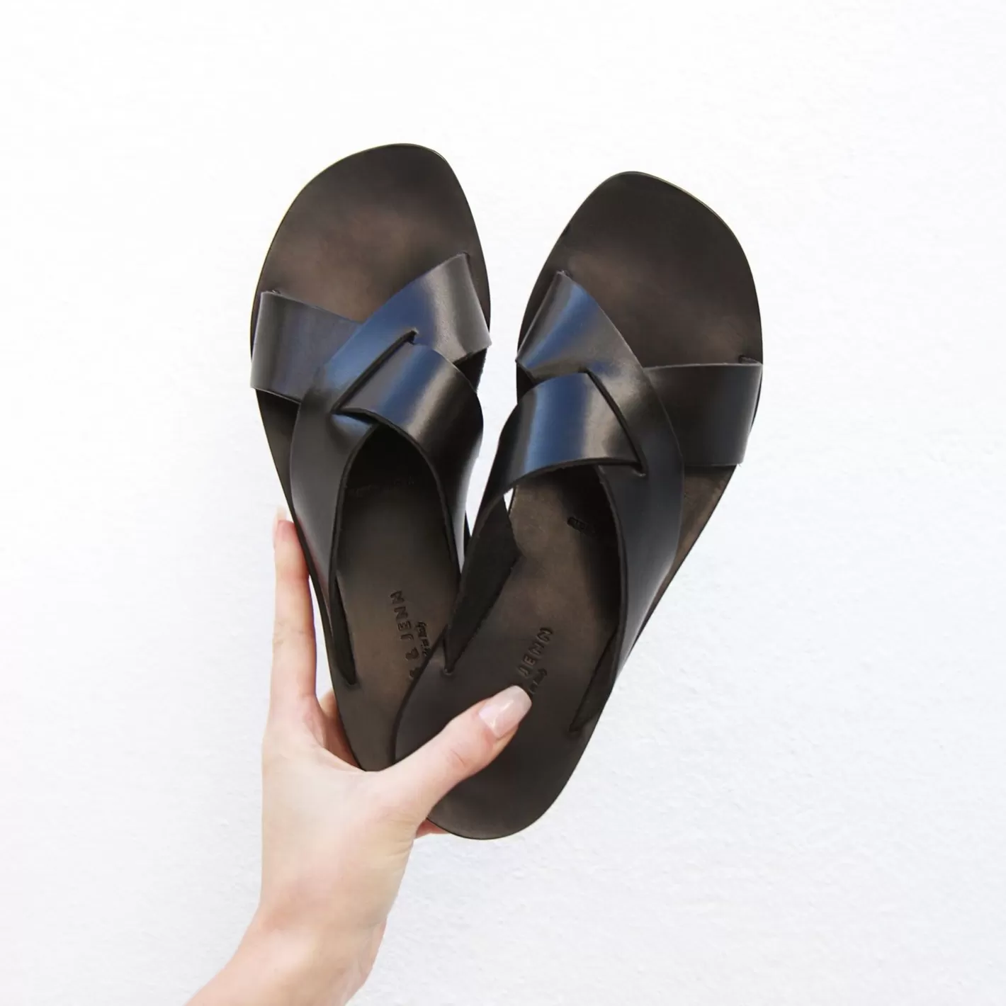 Sandales-JULES & JENN Mules Plates Cuir Noir
